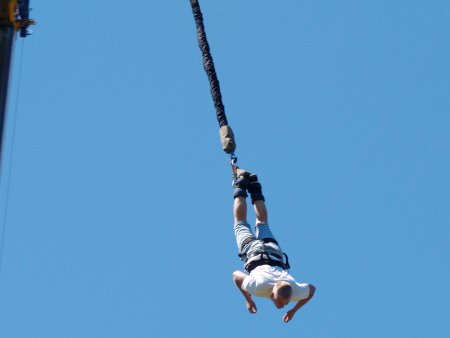 Bungee jumping z jeřábu v Olomouci