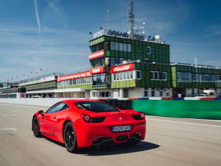 Masarykův okruh ve Ferrari