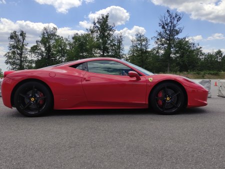 Půjčovna Ferrari