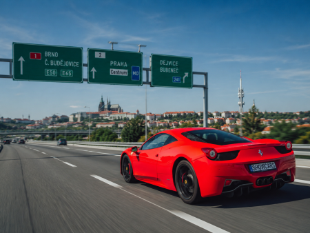 Půjčovna Ferrari