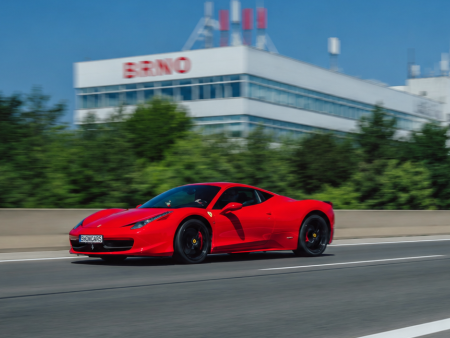 Dárek jízda ve Ferrari Brno