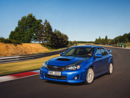 Jízda Subaru WRX STi na okruhu