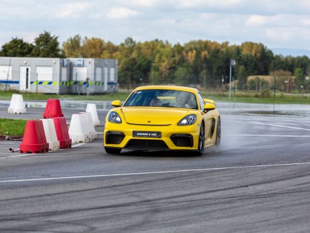 Polygon Hradec Králové v Porsche