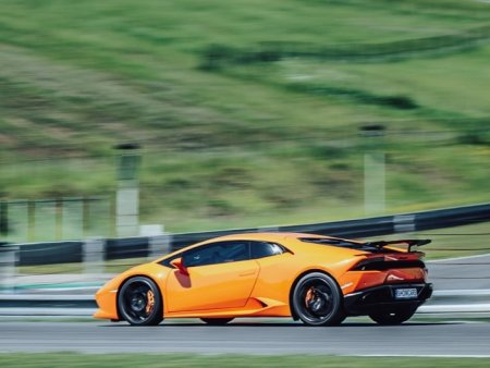 Lamborghini na brněnském okruhu