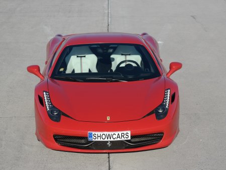Dárek jízda ve Ferrari Praha
