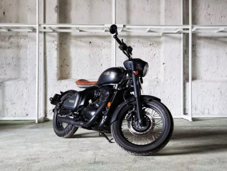 Pronájem motorky JAWA