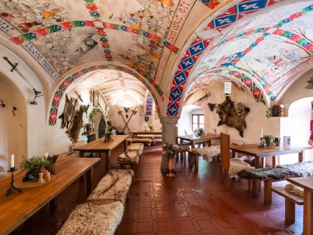 Středověké hodování na hradě